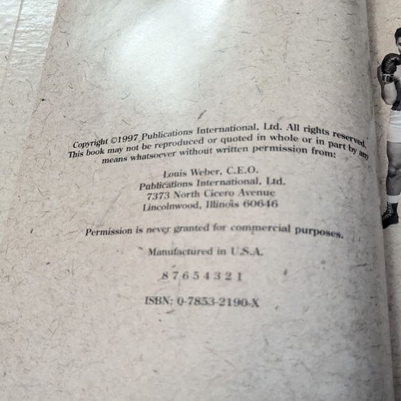 ELVIS PRESLEY ALBLUM DATED 1997 MAKE OFFER - Picture 2 of 3